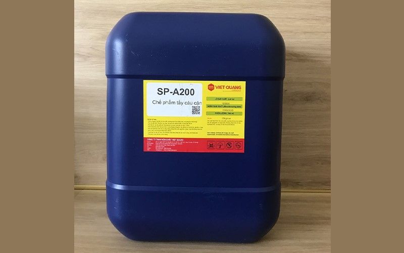 Sử dụng dung dịch SP-A200 để tiết kiệm thời gian và công sức trong quá trình vệ sinh, làm sạch các thiết bị, bộ phận bên trong hệ thống chiller  